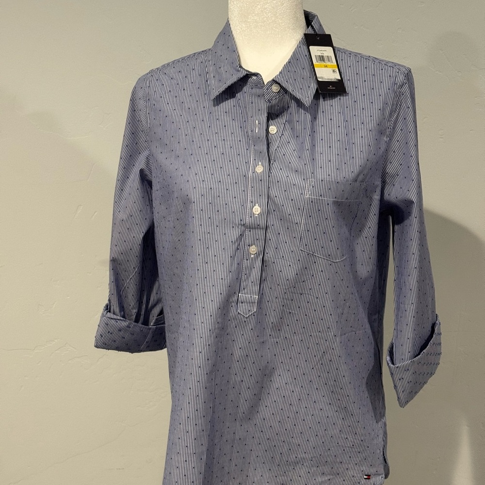 ✨ Tommy Hilfiger Women’s Button-Up Shirt (M) - NWT